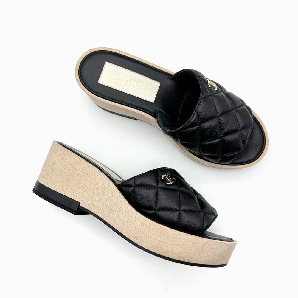 CHANEL Black Quilted Leather Platform Slide CC Sandals Size 38 Open Toe Mules - Picture 12 of 12